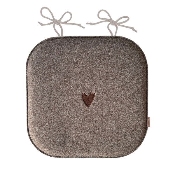 Sitzkissen Filz Herz Stickerei