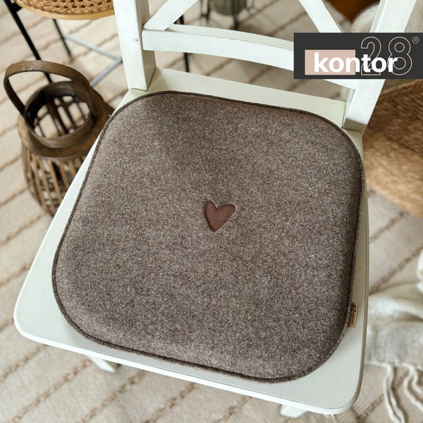 Sitzkissen Filz Herz Stickerei