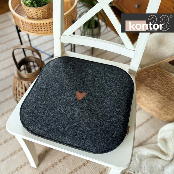 Sitzkissen Filz Herz Stickerei