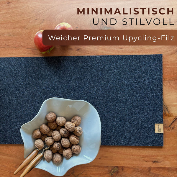 Tischläufer aus Filz anthrazit biskopnachhaltig Made in Germany rechteckig auf einem Tisch mit Dekoration