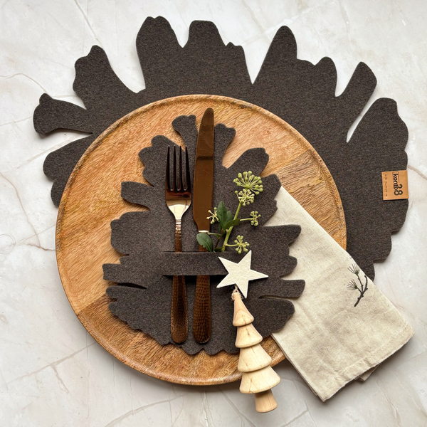 Tischsets für Weihnachten aus Premium Filz in der Form Tannenzapfe