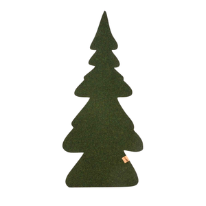 Tannengrüner Filz Weihnachtsbaum mit kleinem Labeldetail für natürliche Adventsdeko