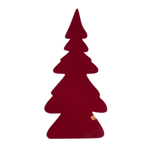 Bordeauxroter Tannenbaum aus Filz als stimmungsvolle Dekoration für den Weihnachtstisch