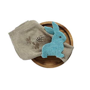 Serviettenhalter aus recycelten Filz in Form eines Hasen, handgemacht und modern