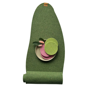 nachhaltiger tischläufer aus upcycling pet filz made in germany