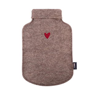 kuschelige nachhaltige waermflasche aus upcycling PET filz in braun, auslaufsicher und TÜV geprüft